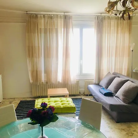 Homestay Paris Visit - Business - Tourism *