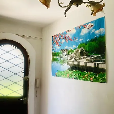 Homestay Paris Visit - Business - Tourism