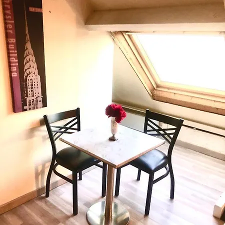 Homestay Paris Visit - Business - Tourism