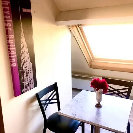 Homestay Paris Visit - Business - Tourism