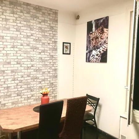 Homestay Paris Visit - Business - Tourism *